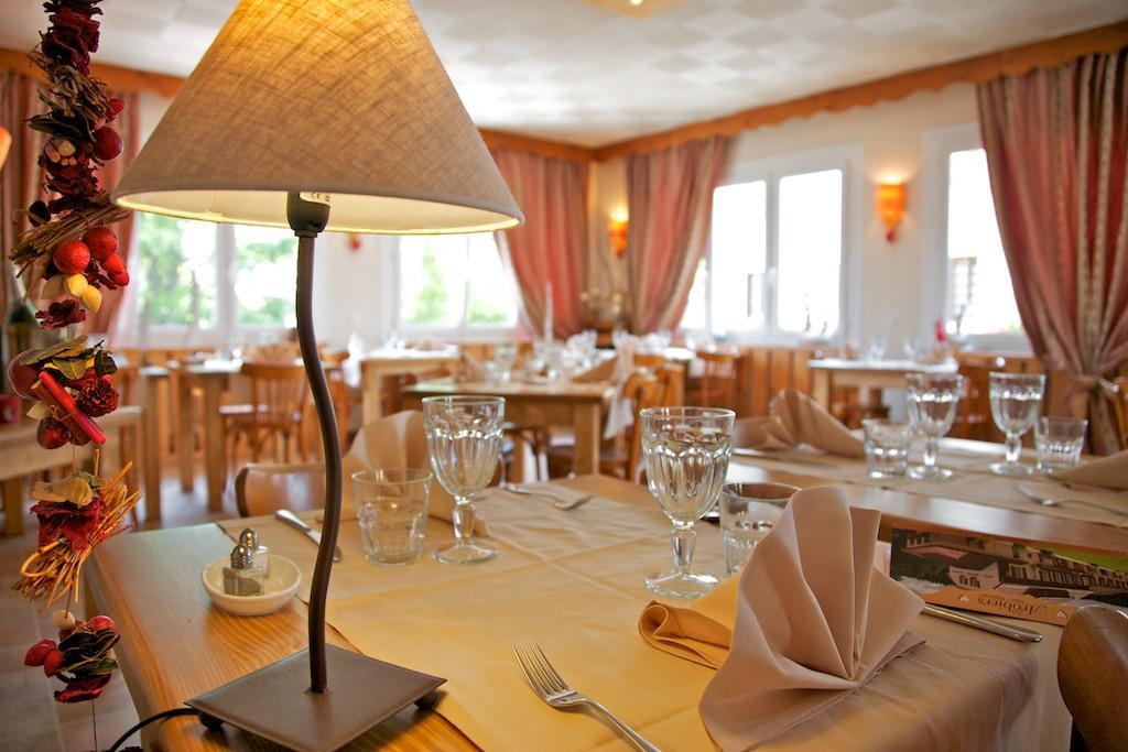 Logis Les Arobiers Hotel Lamoura Exterior foto